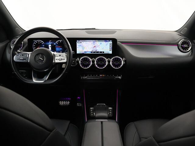 Mercedes-Benz EQA 300 4MATIC Luxury Line 67 kWh | Panoramadak | AMG | Night | 360 graden camera | Stoelverwarming |