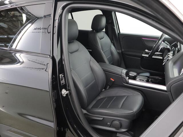 Mercedes-Benz EQA 300 4MATIC Luxury Line 67 kWh | Panoramadak | AMG | Night | 360 graden camera | Stoelverwarming |