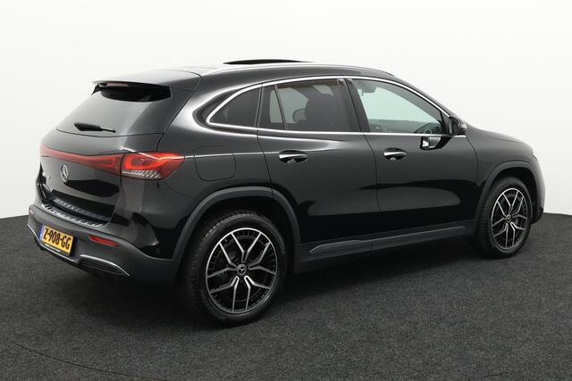 Mercedes-Benz EQA 250+ | Panoramadak | Trekhaak | 360° Camera | AMG Line | Business Plus | Dodehoekassistent | Apple CarPlay | Android Auto | Elektrisch Verstelbare Voorstoelen + Memory | Stoelverwarming | Sfeerverlichting