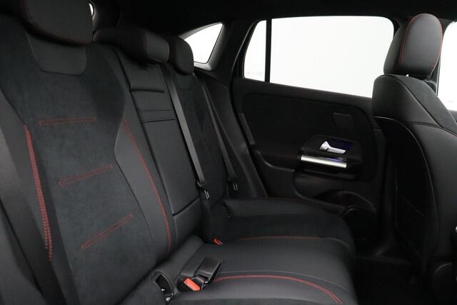 Mercedes-Benz EQA 250+ | Panoramadak | Trekhaak | 360° Camera | AMG Line | Business Plus | Dodehoekassistent | Apple CarPlay | Android Auto | Elektrisch Verstelbare Voorstoelen + Memory | Stoelverwarming | Sfeerverlichting