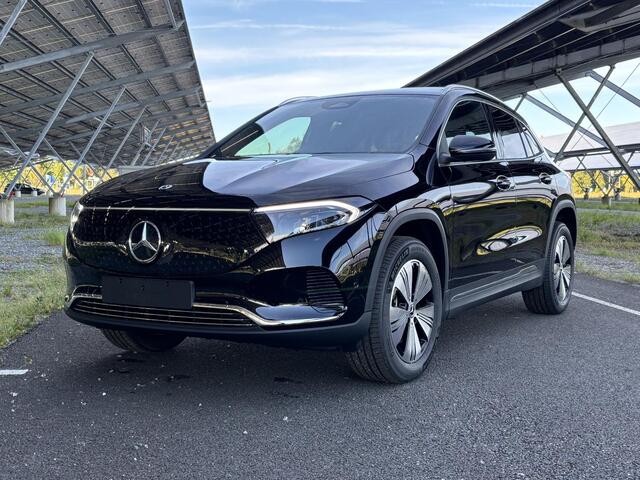Mercedes-Benz EQA 250+ Business Solution 71 kWh | Panoramadak | Dodehoekassistent | Parkeercamera | Sfeerverlichting | Apple carplay |