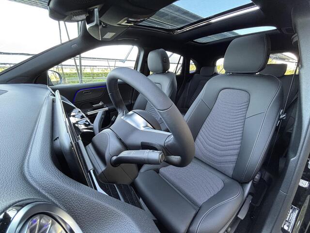 Mercedes-Benz EQA 250+ Business Solution 71 kWh | Panoramadak | Dodehoekassistent | Parkeercamera | Sfeerverlichting | Apple carplay |