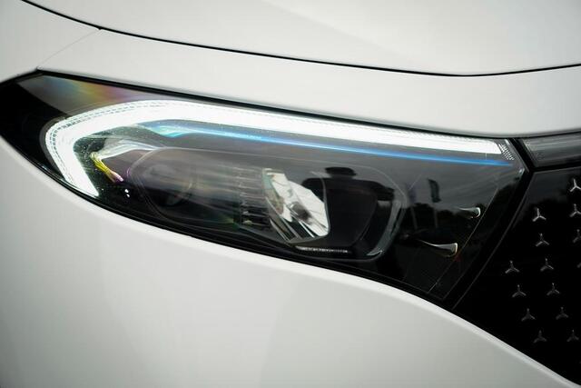 Mercedes-Benz EQA 250+ AMG Line 71 kWh / Pano / Adaptive Cruise / Stoelverwarming