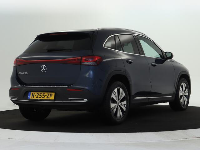 Mercedes-Benz EQA 250 Business Solution Luxury 67 kWh Dode hoek assistent | Sfeerverlichting | Achteruitrijcamera Inclusief 48 maanden MB Certified garantie voor Europa.