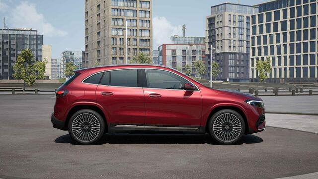 Mercedes-Benz EQA 250+ Business Solution AMG 71 kWh | Panoramaschuifdak | Dodehoekassistent | Head-up | Burmester | Winterpakket |