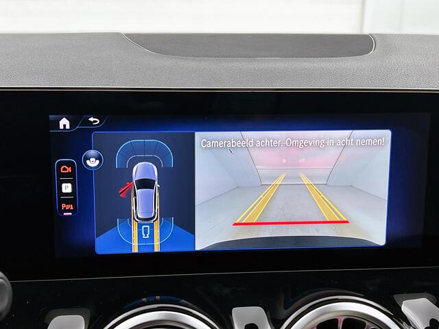 Mercedes-Benz EQA 250+ Business Solution Luxury 71 kWh | Winter pakket | Sierdelen lindenhout zwart | Donkergetint glas achter | Easypack achterklep | Panoramaschuifdak | Smartphone integratie | Stoelverwarming voor |