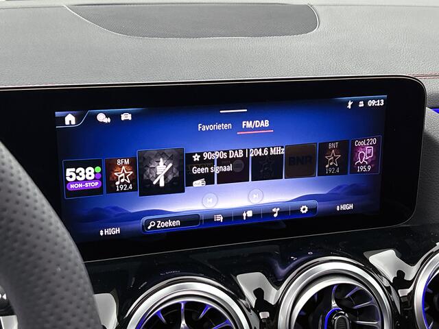 Mercedes-Benz EQA 250+ Business Solution AMG 71 kWh | Nightpakket | 20 inch AMG velgen | Memorypakket | Augmented Reality navigatie | Burmester® 3D sound systeem | 360° camera | Head-up display | Panoramaschuifdak | GUARD 360° Voertuigbescherming Plus |