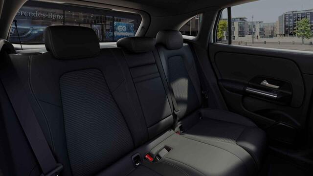 Mercedes-Benz EQA 250 Business Line 67 kWh | Trekhaak | Stoelverwarming | Sfeerverlichting | Achteruitrijcamera |