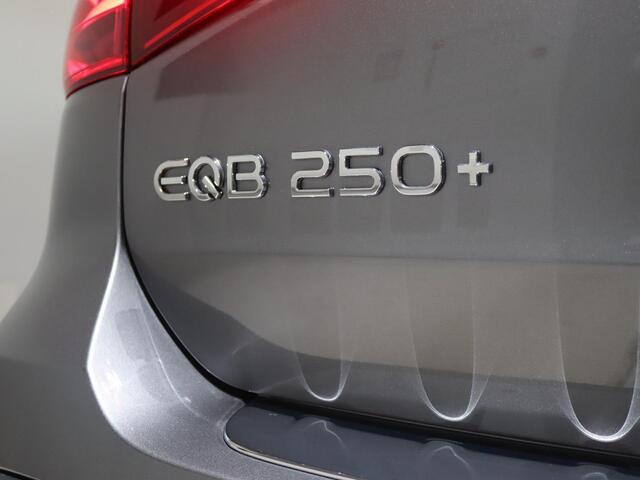 Mercedes-Benz EQB 250+ Luxury Line | Camera | Panorama dak | Zitcomfort Pakket | Getint Glas