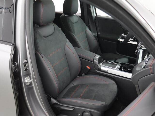 Mercedes-Benz EQB 250+ AMG Line 71 kWh | Trekhaak | 360°-camera | Panoramadak | Keyless