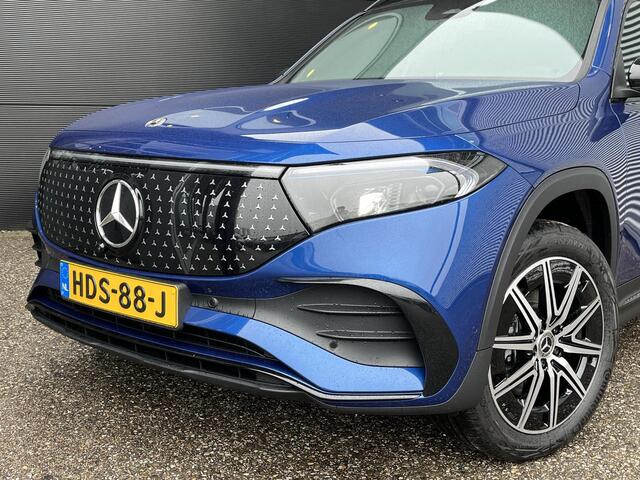 Mercedes-Benz EQB 250+ AMG Line | Premium Pakket | Night Pakket | Winter Pakket | Rijassistentiepakket | Panoramadak | Trekhaak | Elektrisch Verstelbare Stoelen + Memory | Burmester Surround Sound | 360° Camera | Head-up Display | Apple CarPlay | Android Auto