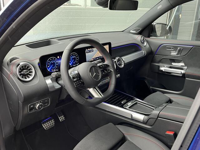 Mercedes-Benz EQB 250+ AMG Line | Premium Pakket | Night Pakket | Winter Pakket | Rijassistentiepakket | Panoramadak | Trekhaak | Elektrisch Verstelbare Stoelen + Memory | Burmester Surround Sound | 360° Camera | Head-up Display | Apple CarPlay | Android Auto