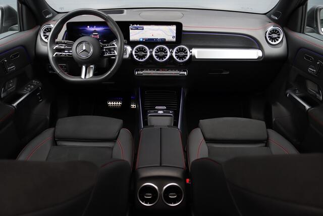 Mercedes-Benz EQB 300 4MATIC AMG Line 71 kWh | Facelift | Panoramadak | Distronic | Memory | Burmester | Keyless Go | Trekhaak | Verwarmd Stuurwiel | Surround Camera | HUD | Augmented Reality |