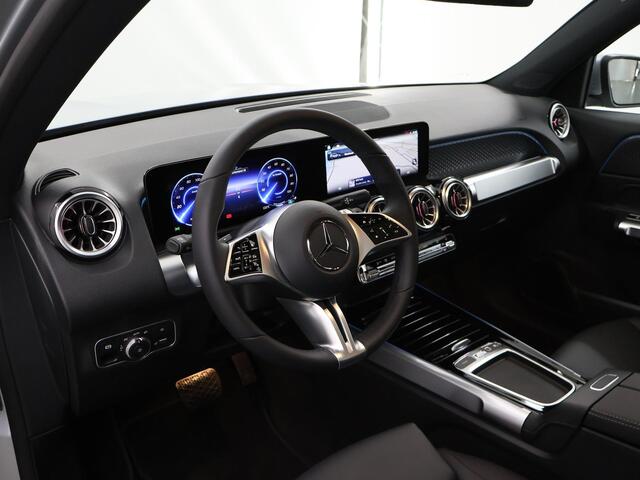 Mercedes-Benz EQB 250+ Luxury Line 71 kWh | Winter-pakket | Elektrisch verstelbare stoelen | 360 graden camera | Elektrisch bedienbaar panorama-dak