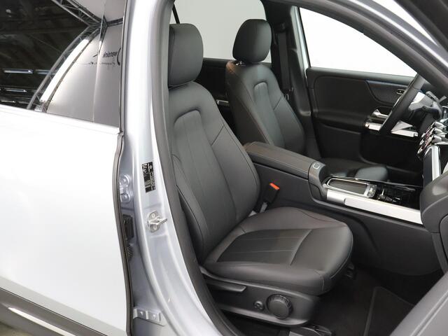 Mercedes-Benz EQB 250+ Luxury Line 71 kWh | Winter-pakket | Elektrisch verstelbare stoelen | 360 graden camera | Elektrisch bedienbaar panorama-dak