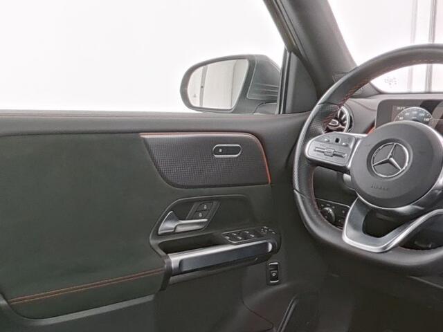 Mercedes-Benz EQB 250 AMG Line 67 kWh | AMG Line | Ledkoplampen | MBUX Augmented Reality | Stoelverwarming | Eay-Pack Achterklep | Inclusief 24 maanden MB Certified garantie voor Europa.