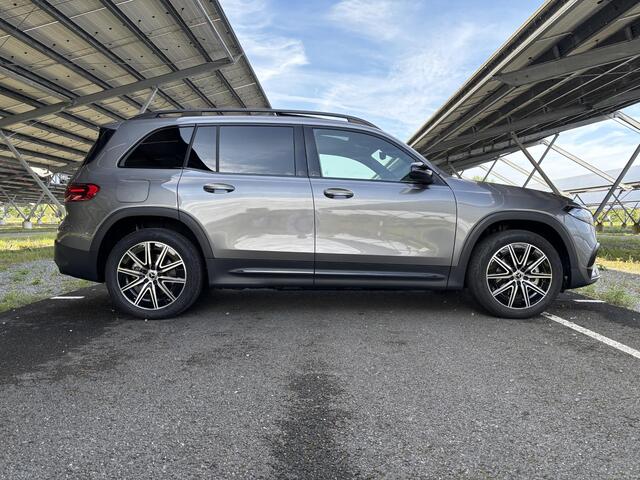 Mercedes-Benz EQB 250+ AMG Line 71 kWh | Night | Facelift | Panoramadak | Sfeerverlichting | Parkeercamera | Stoelverwarming |