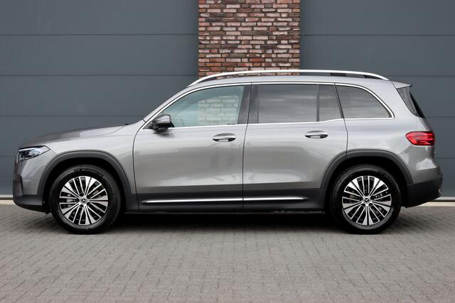 Mercedes-Benz EQB 300 4MATIC Luxury Line 71 kWh | Facelift | Memory | Advanced Sound System | Surround Camera | Verwarmd Stuurwiel | Keyless Go | Augmented Reality | Vario-Achterbank |