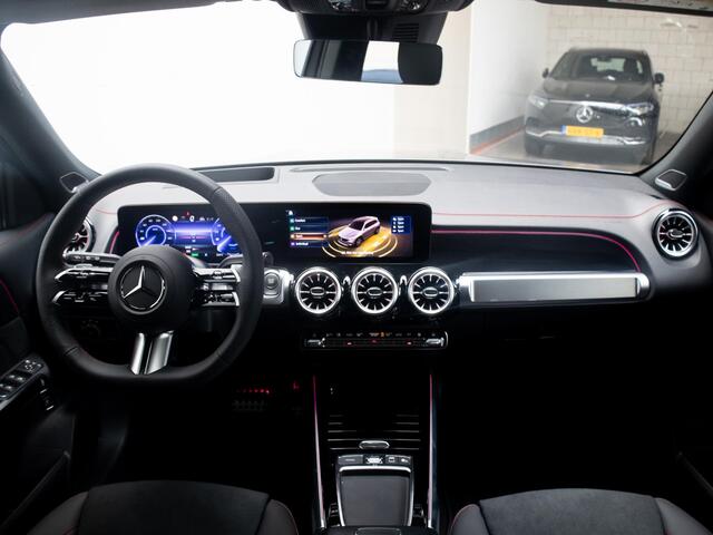 Mercedes-Benz EQB 250+ AMG Line 7p. 71 kWh Panorama dak