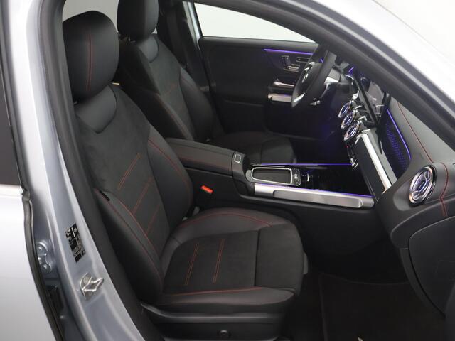 Mercedes-Benz EQB 250+ AMG Line 71 kWh | Panoramaschuifdak | Head-up display | Keyless go | Verstelbare demping| Smartphone-integratie |