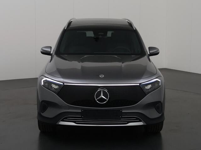 Mercedes-Benz EQB 250+ Luxury Line | Dodehoek Detectie | Panoramadak | Keyless Go | Sfeerverlichting | Stoelverwarming | Apple Carplay/Android Auto |