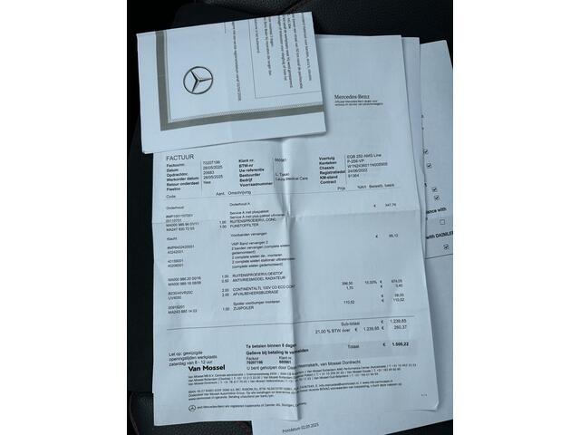 Mercedes-Benz EQB 250 AMG Line 7p. 67 kWh PANORAMADAK | ELECTR STOELEN+geheugen | AMBILIGHT | ADAPTIVE CRUISE | HEAD UP | MEGA COMPLEET!