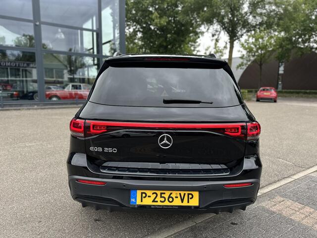 Mercedes-Benz EQB 250 AMG Line 7p. 67 kWh PANORAMADAK | ELECTR STOELEN+geheugen | AMBILIGHT | ADAPTIVE CRUISE | HEAD UP | MEGA COMPLEET!