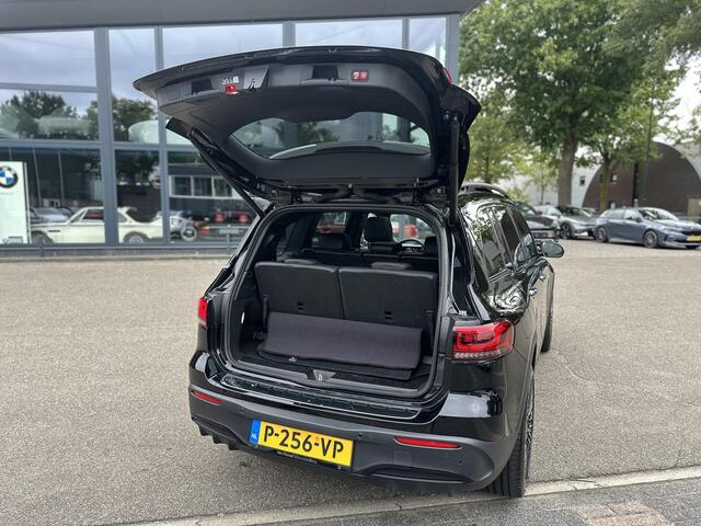 Mercedes-Benz EQB 250 AMG Line 7p. 67 kWh PANORAMADAK | ELECTR STOELEN+geheugen | AMBILIGHT | ADAPTIVE CRUISE | HEAD UP | MEGA COMPLEET!