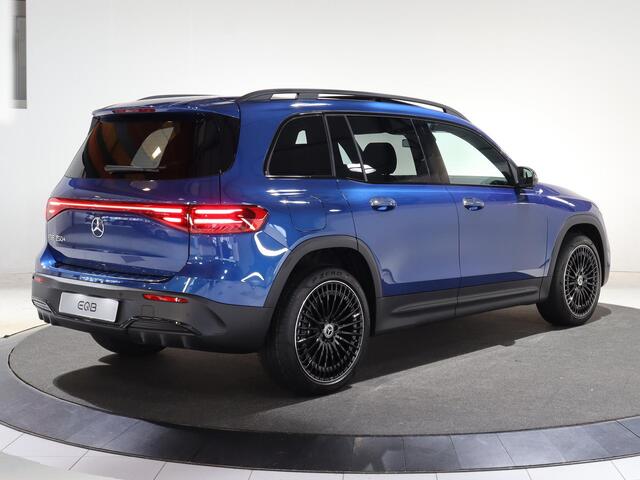 Mercedes-Benz EQB 250+ AMG Line 71 kWh | Premium Pakket | Rij-assistentiepakket | Nightpakket | Winterpakket | Panorama-schuifdak | Verstelbare Demping |