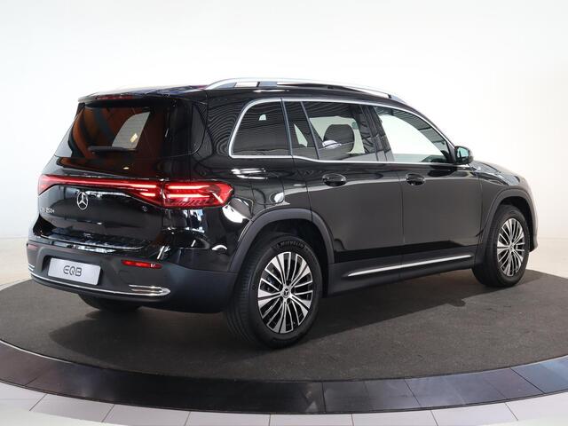 Mercedes-Benz EQB 250+ Business Line 71 kWh | Trekhaak | Panoramaschuifdak | Privacy glas | Distronic | 18-Inch |