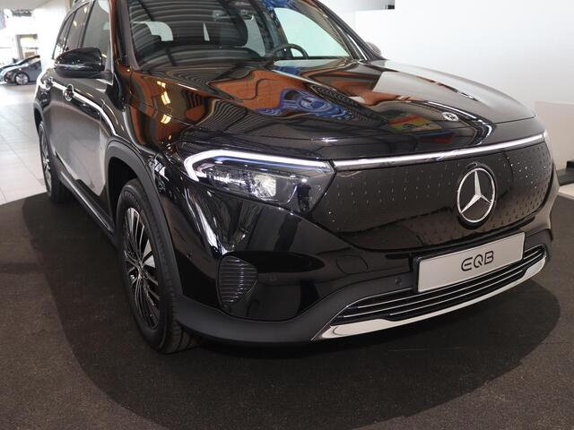 Mercedes-Benz EQB 250+ Business Line 71 kWh | Trekhaak | Panoramaschuifdak | Privacy glas | Distronic | 18-Inch |