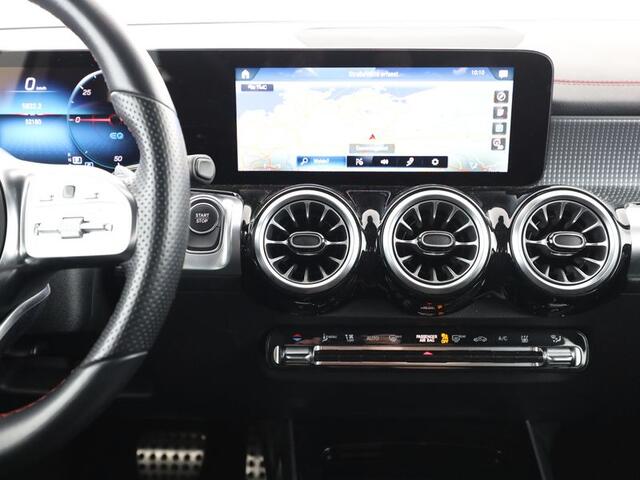 Mercedes-Benz EQB 300 4MATIC AMG Line 67 kWh AMG Line | Stoelverwarming | Ledkoplampen | Achteruitrijcamera | Sfeerverlichting | Dodehoek Assist. Inclusief 24 maanden MB Certified garantie voor Europa.