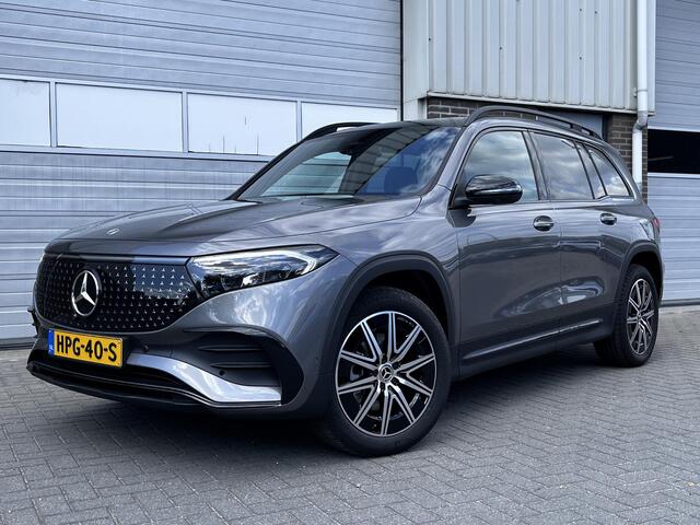 Mercedes-Benz EQB 250+ Business Solution AMG | Panoramadak | Night Pakket | Burmester Surround Sound | 360° Camera | Head-up Display | Dodehoekassistent | Elektrisch Verstelbare Stoelen + Memory | Stoelverwarming | Sfeerverlichting | Apple CarPlay | Android Auto