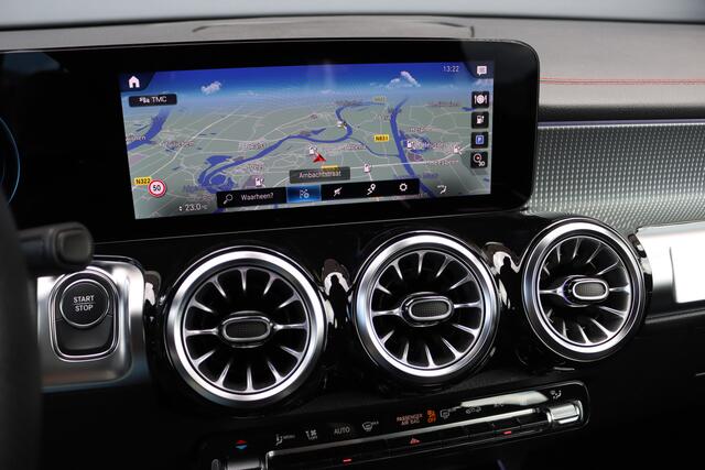 Mercedes-Benz EQB 350 4MATIC AMG Line 67 kWh | Widescreen | Dodehoekassistent | Augmented Reality | Camera | Sfeerverlichting | Zitcomfortpakket | High Perf. LED |