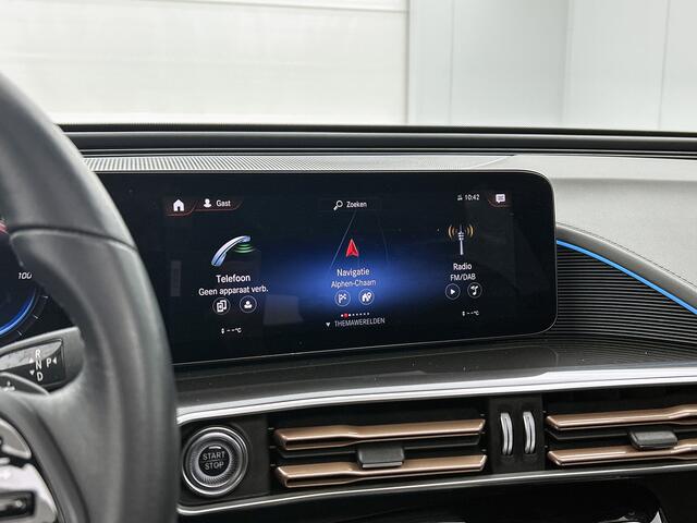 Mercedes-Benz EQC 400 4MATIC Luxury Line 80 kWh shuif/kantel dak | Navigatie | lichtmetalen velgen | Parking support met camera achter Inclusief 48 maanden Mercedes-Benz Certified garantie voor Europa.
