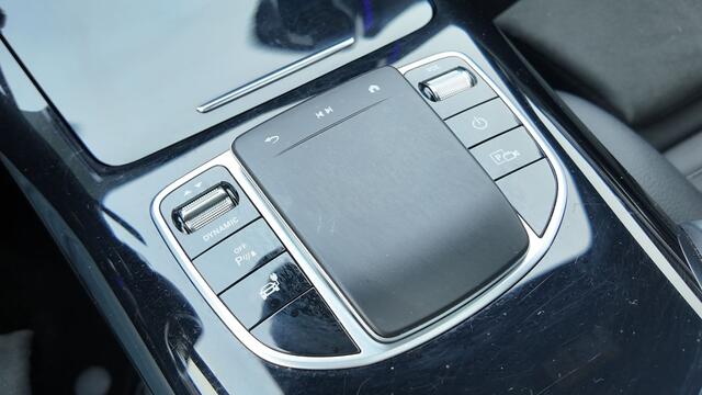 Mercedes-Benz EQC 400 4MATIC Business Solution AMG 80 kWh VOL VOL TREKHAAK