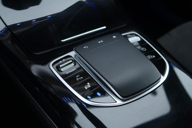 Mercedes-Benz EQC 400 4MATIC Business AMG 80 kWh PANO/ CAMERA/ LEDER/ TREKHAAK/ ETC.