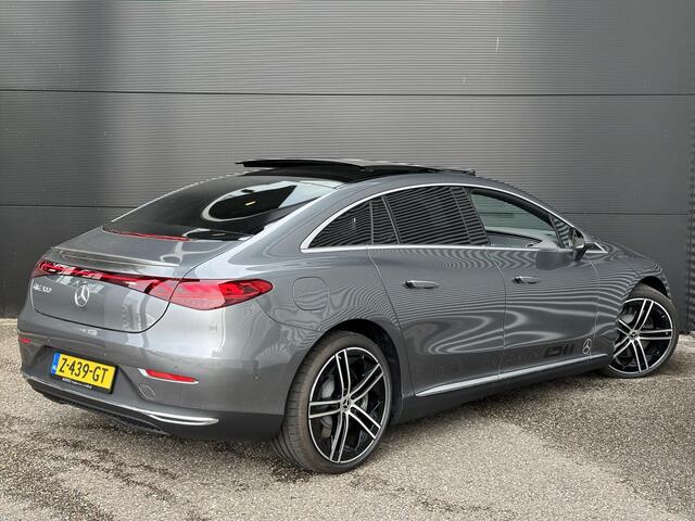 Mercedes-Benz EQE 300 Luxury Line | Panoramadak | Luchtvering | Achteruitrijcamera | Memorystoelen Verwarmd | Sfeerverlichting | Apple & Android Carplay