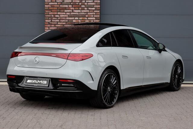 Mercedes-Benz EQE 300 AMG Line 89 kWh | Hyperscreen | Achterasbesturing | Distronic+ | Panoramadak | Burmester | Digital Light | Verwarmd Stuurwiel | Warmtepomp | Luchtkwaliteitspakket |