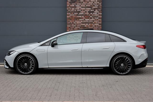 Mercedes-Benz EQE 300 AMG Line 89 kWh | Hyperscreen | Achterasbesturing | Distronic+ | Panoramadak | Burmester | Digital Light | Verwarmd Stuurwiel | Warmtepomp | Luchtkwaliteitspakket |