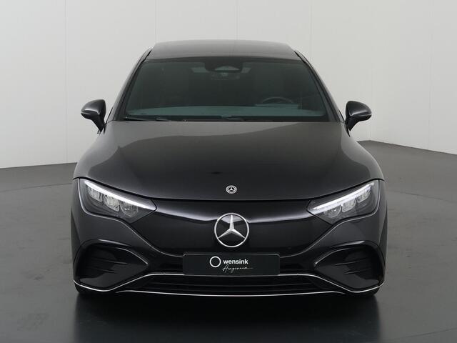 Mercedes-Benz EQE 300 AMG Line 89 kWh | Sfeerverlichting | Panoramadak | Rode gordels | Memory |