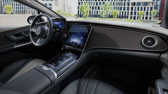 Mercedes-Benz EQE 350+ Luxury Line 91 kWh | Panoramadak | Burmester 3D | Memory | Digital Light | 360 graden camera | Keyless | 21" lichtmetalen velgen |