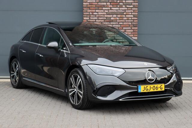 Mercedes-Benz EQE 300 Luxury Line 89 kWh | 39.500,- ex | Distronic | Panoramadak | Verwarmd Stuurwiel | Memory | Leder | Warmtepomp | Camera | Rijassistentiepakket | Digital Light |