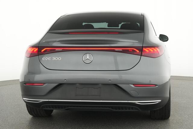 Mercedes-Benz EQE 300 Luxury Line 89 kWh | Led koplampen | Alarm Klasse 3 | Apple CarPlay | Sfeerverlichting | Inclusief 24 maanden Mercedes-Benz Certified garantie voor Europa.