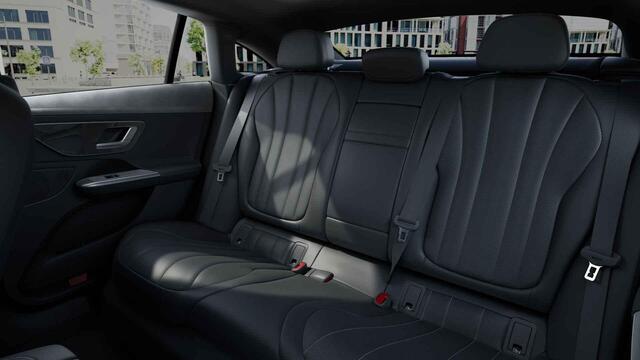 Mercedes-Benz EQE 300 AMG Line 89 kWh | Night | Panoramadak | Luchtvering | Stoelverwarming | Sfeerverlichting | Achteruitrijcamera |