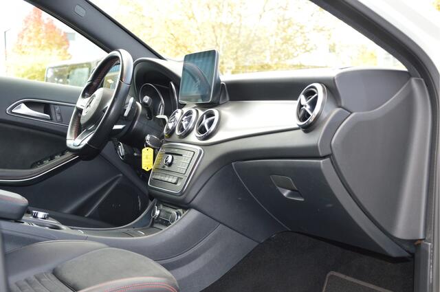 Mercedes-Benz GLA-KLASSE 180 AMG-LINE | NIGHT | XENON | PDC | NAVI | CRUISE | TREKHAAK | ENZ