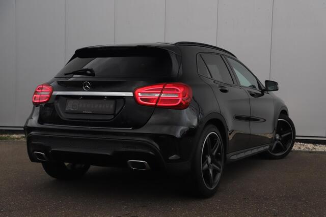Mercedes-Benz GLA-KLASSE 180 AMG Night Automaat Xenon LED Carplay Half Leder Navigatie 18 inch LMV Sfeerverlichting Sportstoelen