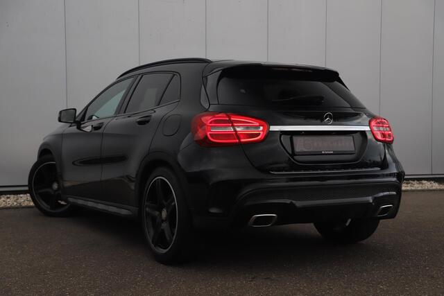 Mercedes-Benz GLA-KLASSE 180 AMG Night Automaat Xenon LED Carplay Half Leder Navigatie 18 inch LMV Sfeerverlichting Sportstoelen