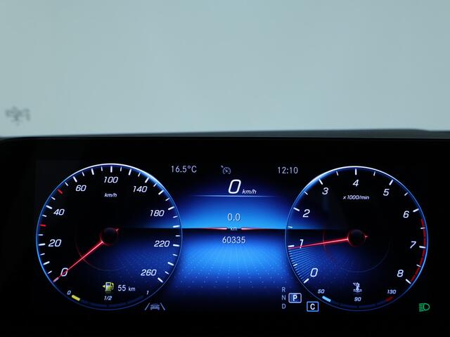 Mercedes-Benz GLA-KLASSE 180 Business Solution | Verwarmde voorstoelen | Elektrisch bedienbare achterklep | Ledkoplampen | Spiegelpakket. Inclusief 24 maanden MB Certified garantie voor Europa.