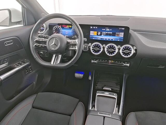 Mercedes-Benz GLA-KLASSE 250 e AMG Plug-In Hybride | AMG Line Advanced Plus | Panorama Schuif-Kanteldak | Dodehoek Assist | Stuur en Stoelverwarming | Inclusief 24 maanden Mercedes-Benz Certified garantie voor Europa.